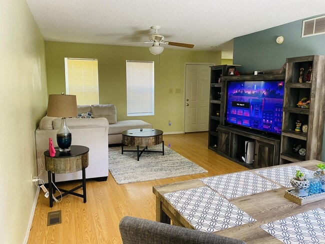 Foto del edificio - 2249 S Sweetbriar Ct