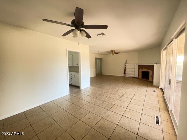 Building Photo - 807 E Orangewood Ave