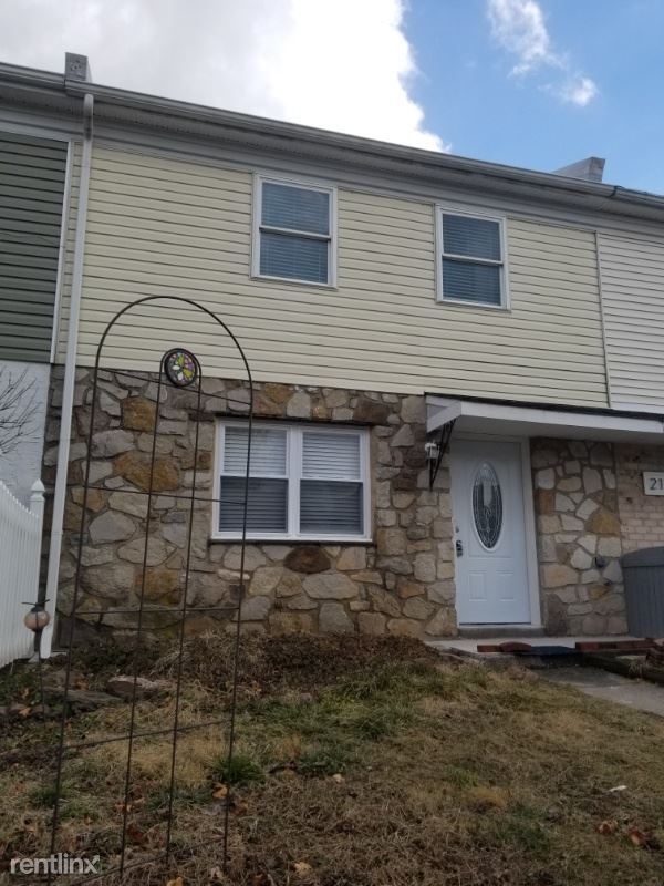 Primary Photo - 3 br, 1.5 bath Townhome - 219 1st St
