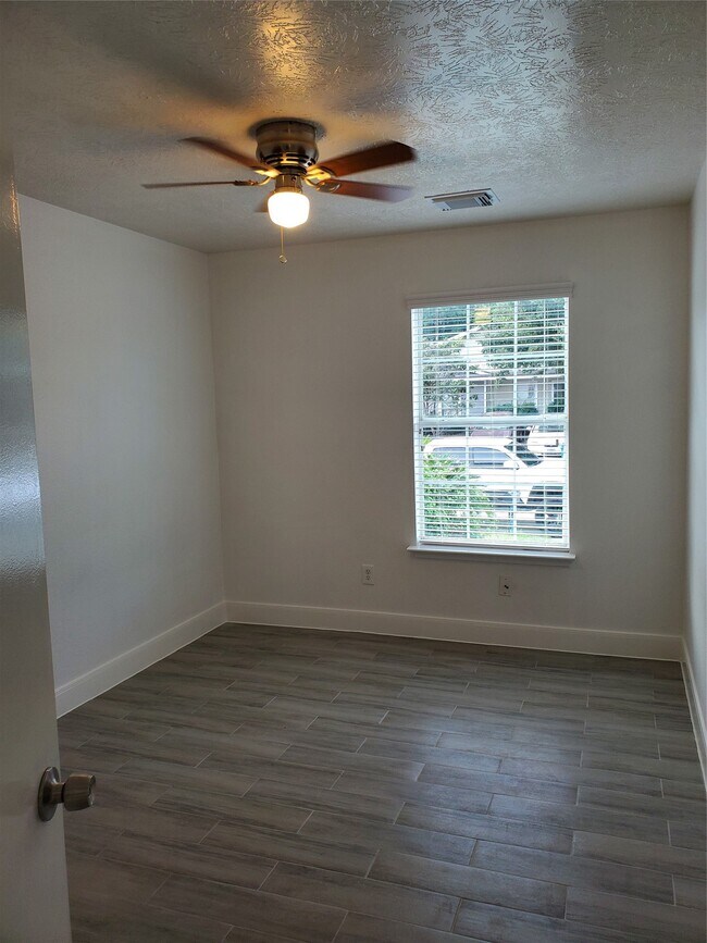 Foto del edificio - 5319 Cherie Crest Ct