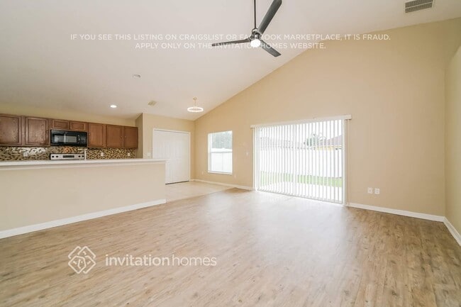Building Photo - 727 Versailles Ln