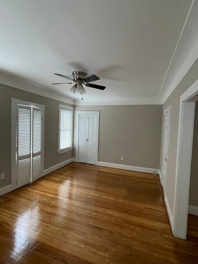 Living room - 23 Prospect Plz
