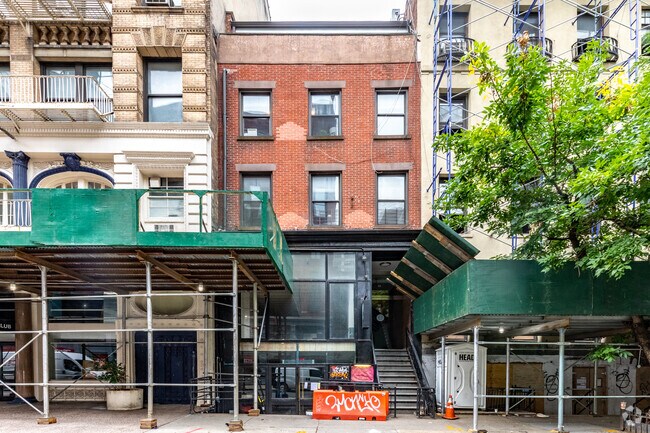 Foto del edificio - 22 E 13th St