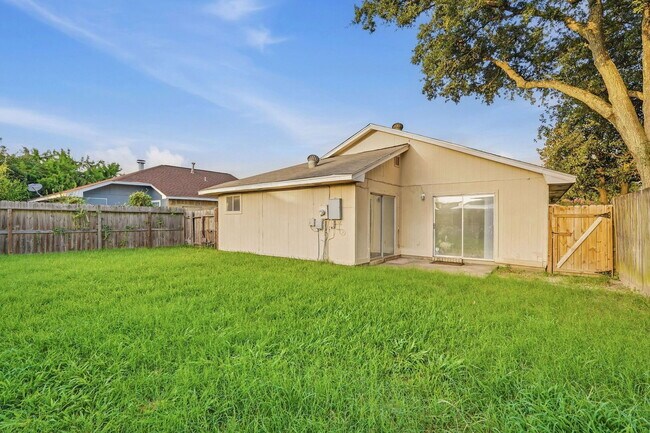 Building Photo - 1431 Stevenage Ln