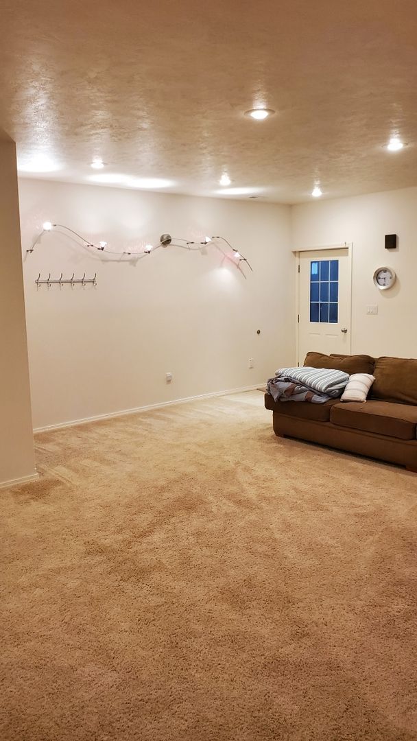 Foto del edificio - Basement Apartment For Rent!!