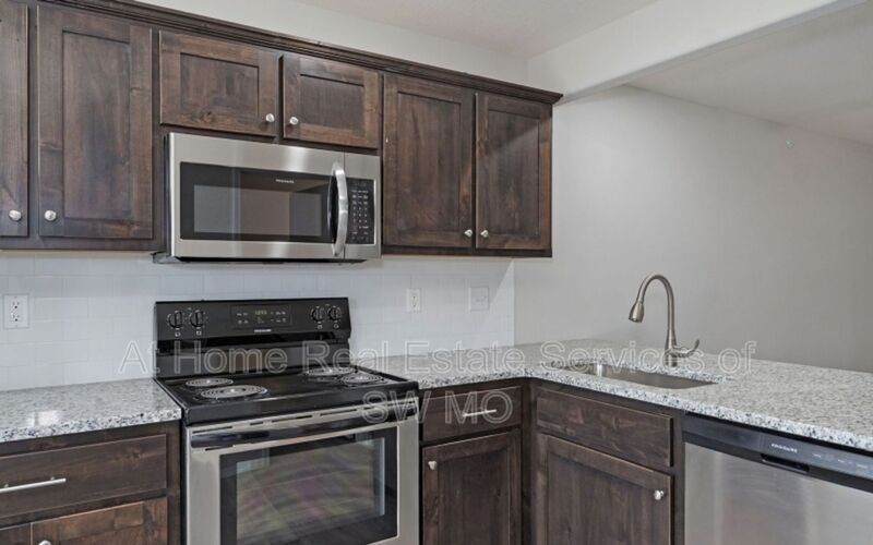 629 Turner Ave, Republic, MO 65738 Townhome Rentals in Republic MO