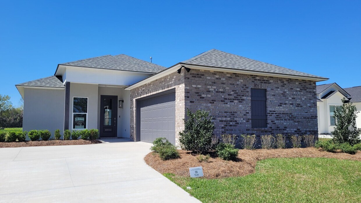 Primary Photo - Beautiful New 4 bedroom home with large yard