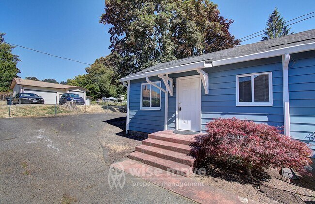 Building Photo - NW Greeley Duplex