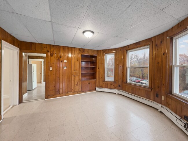 Building Photo - 286 Farnham St