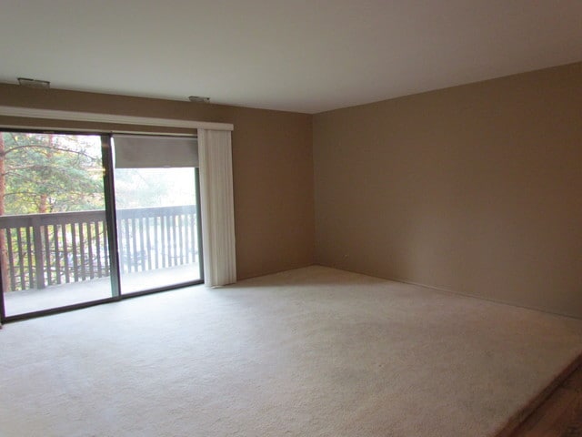 Building Photo - 120 Lakeview Dr
