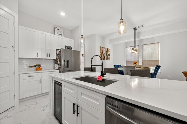 Foto del edificio - 7994 Kenton St