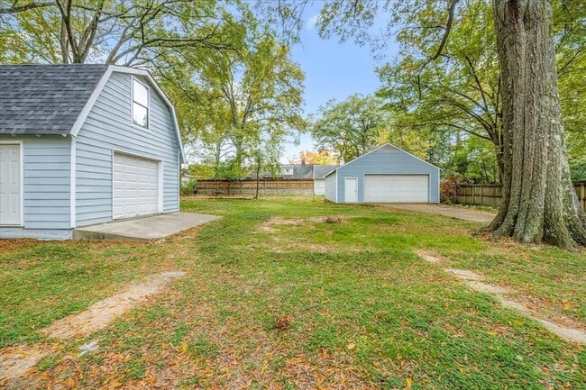 Building Photo - 3587 Cowden Ave