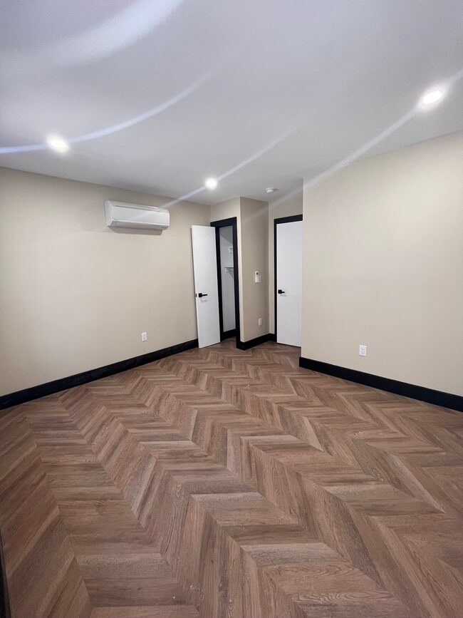 Building Photo - 283 Monticello Ave