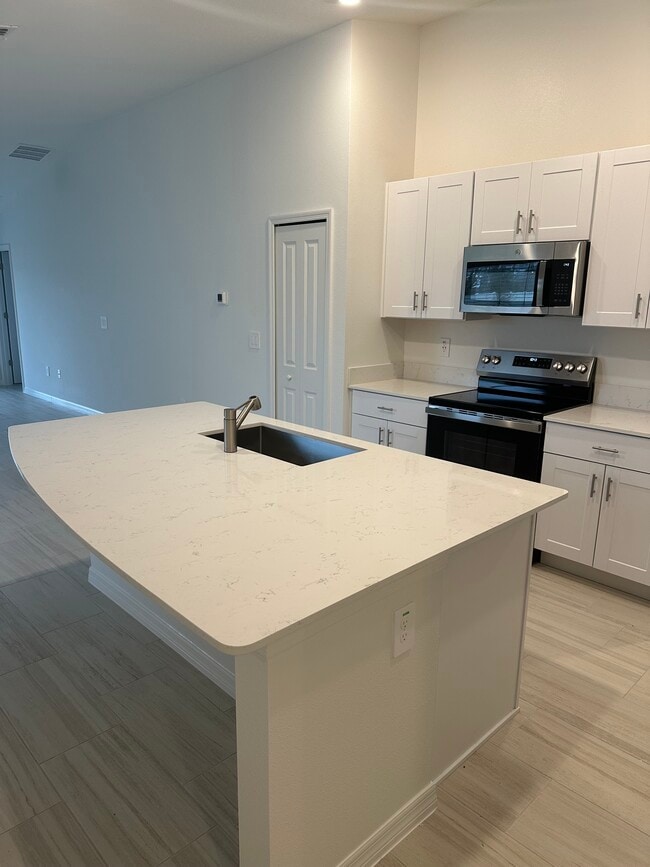 Building Photo - 4045 Radiant Mountain Dr
