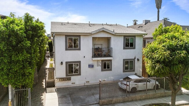 Building Photo - 213 S Hoover St
