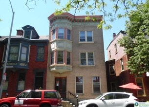 Building Photo - 130 N 2nd St