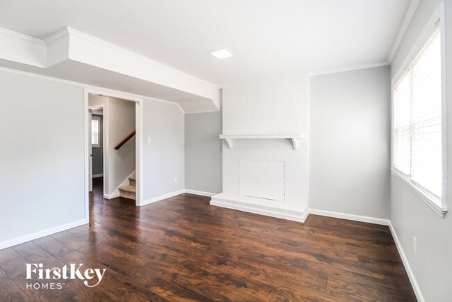 Building Photo - 2112 Pebble Dr
