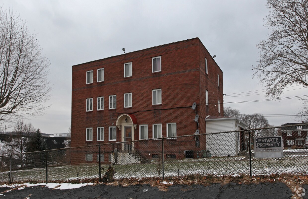 810 Cypress Way, Glassport, PA 15045 Apartments in Glassport, PA