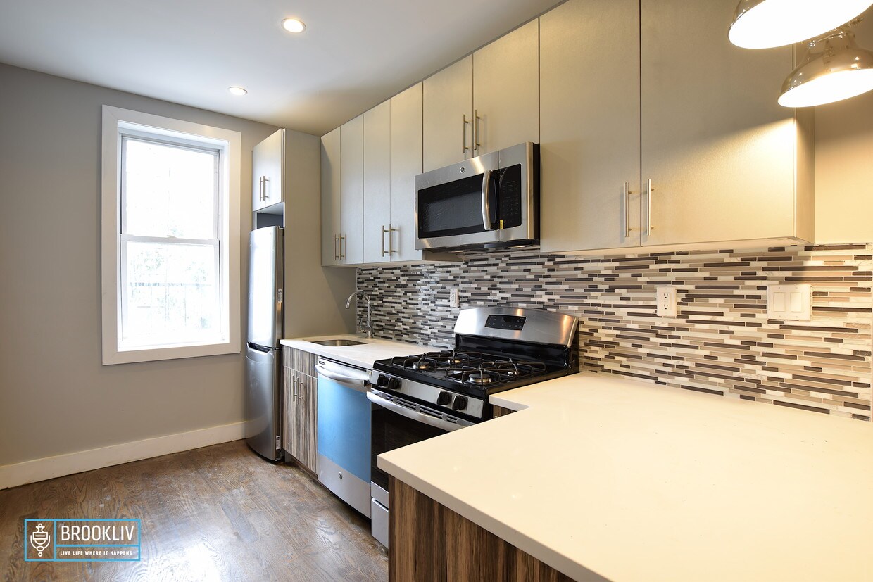 Primary Photo - 853 St Johns Pl