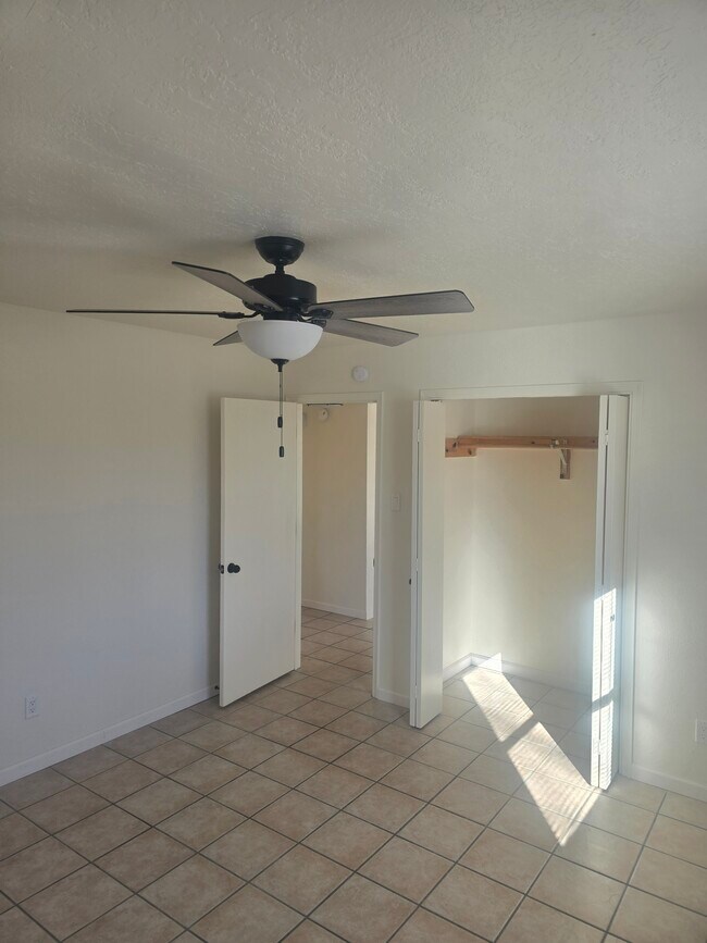 Foto del edificio - 1719 Siri Dharma Ct