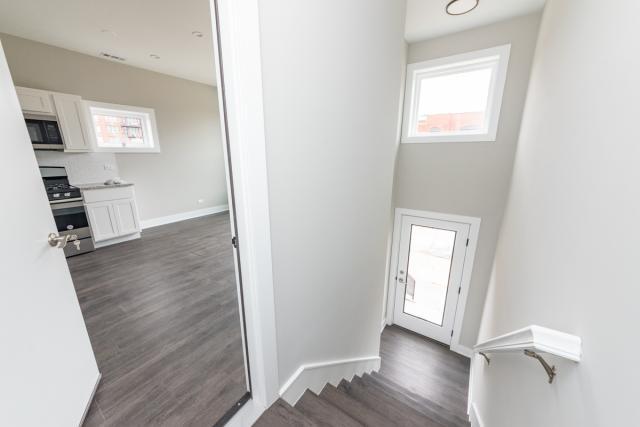 Building Photo - 2 bedroom in Chicago IL 60612