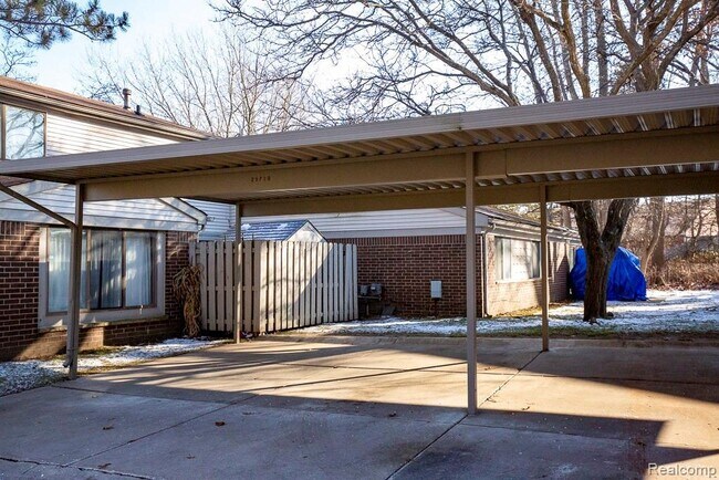 Building Photo - 29718 Farmbrook Villa Ln