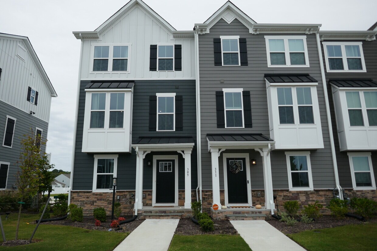 Primary Photo - 309 Fost Blvd