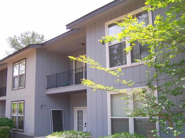 Back of Building - 2 Foxhill Ct