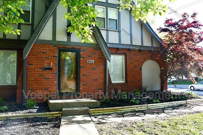 Building Photo - 1291 W Gregory Blvd