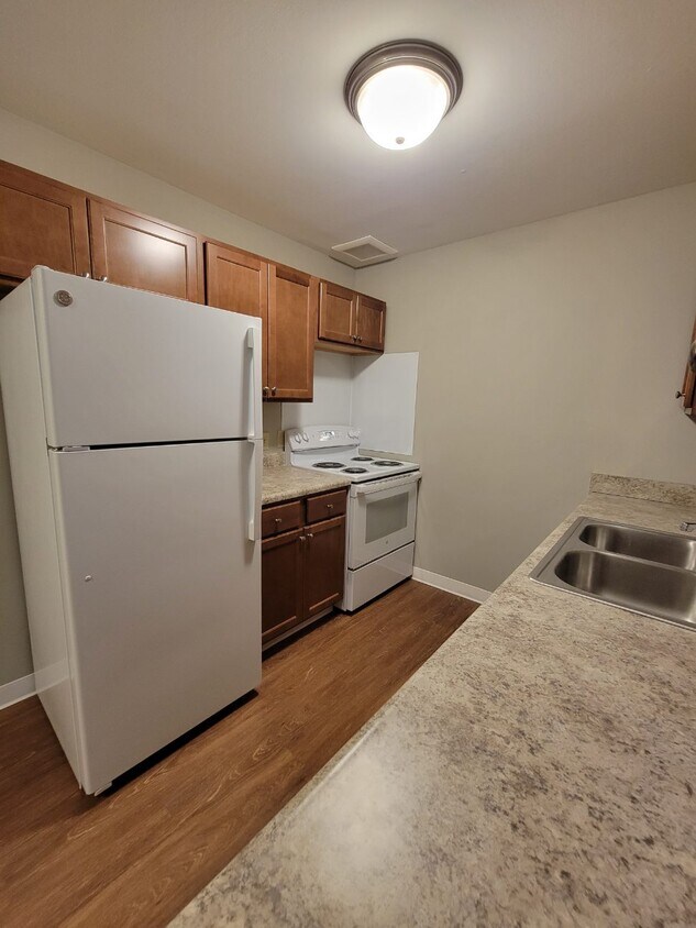 Columbia Square South *RENOVATED APARTMENTS!* Apartments 2500 Knight