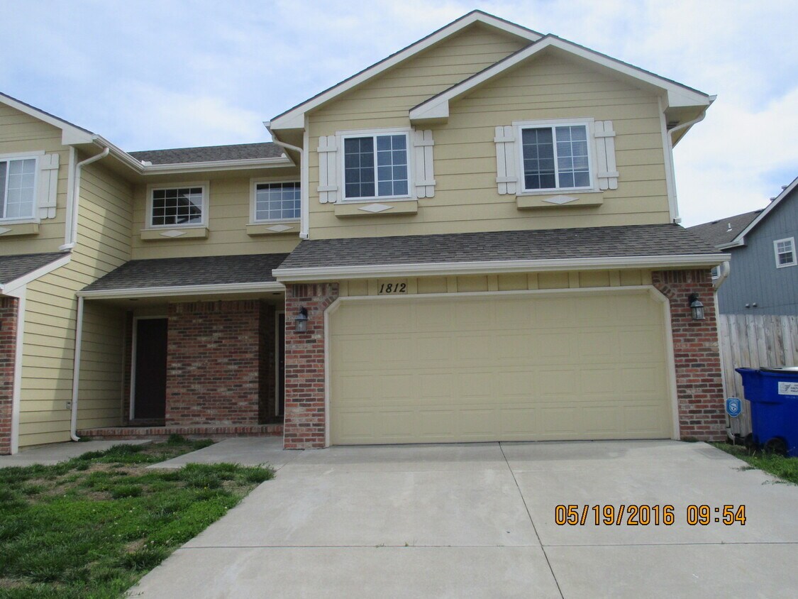 Fenced Yard & Pet Friendly House Rental in Junction City, KS