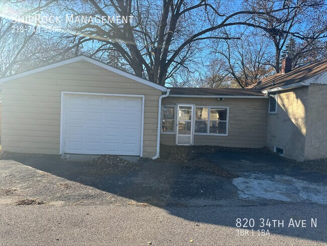 Foto del edificio - 820 34th Ave N