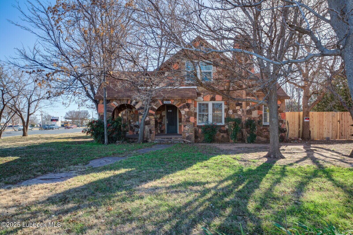 Foto principal - 1701 32nd St