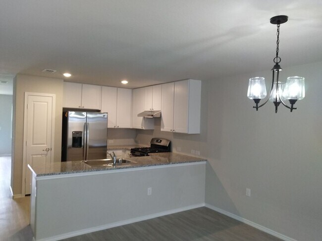 Building Photo - Large 4BR/2BA Home in Southeast San Antonio