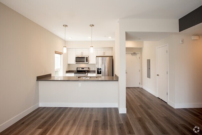 2HAB, 2BA - Neo on First
