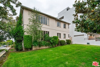 Building Photo - 10303 Ilona Ave