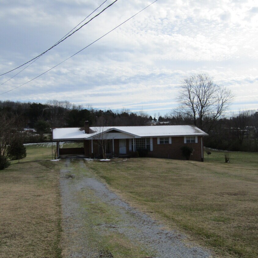 140 Doughtys Chapel Rd, Greeneville, TN 37745 House Rental in