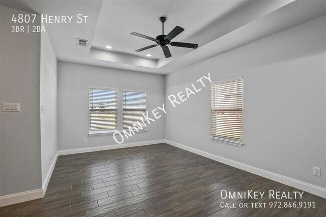 Foto del edificio - 4807 Henry St