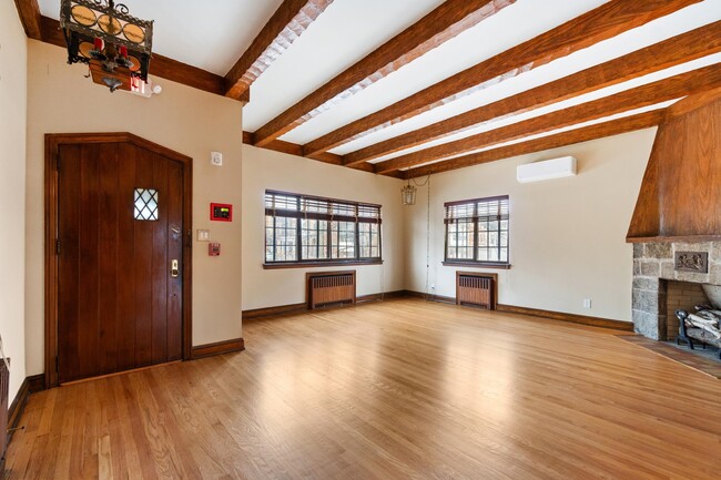 Building Photo - 2314 Palisade Ave