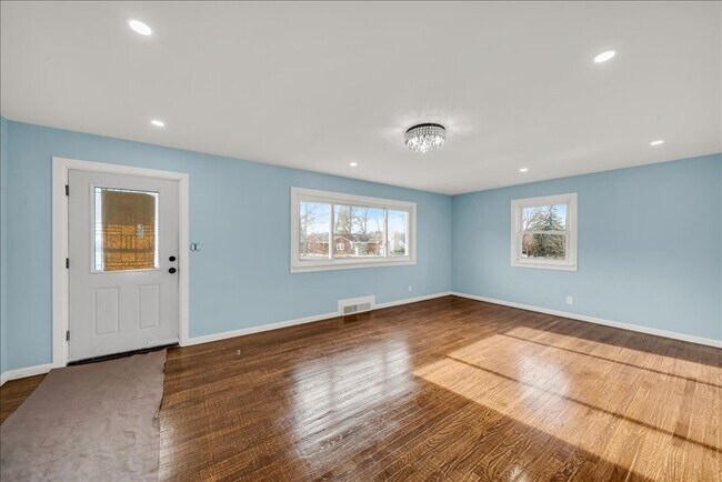 Foto del edificio - 2829 Country Club Rd