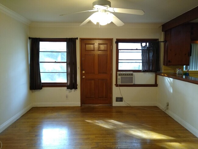 Foto del edificio - 11617 Moorpark St