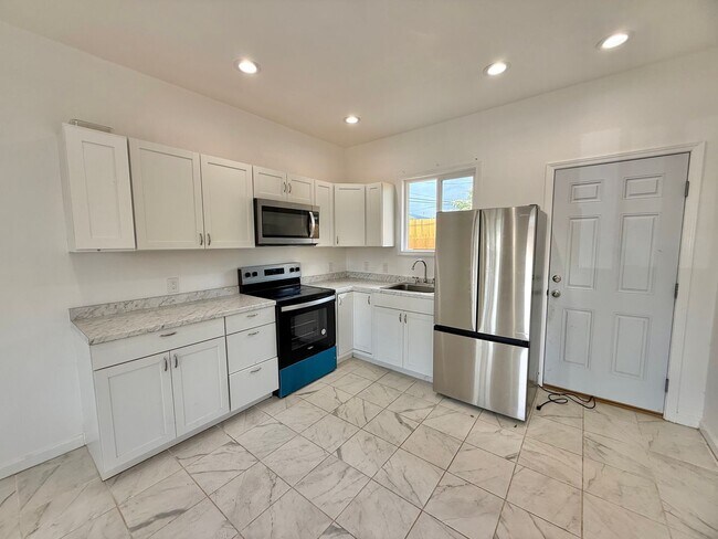 Foto del edificio - Newly Upgraded - 2 Bedroom / 1 Bathroom House In Waiehu For Rent! Pet friendly!