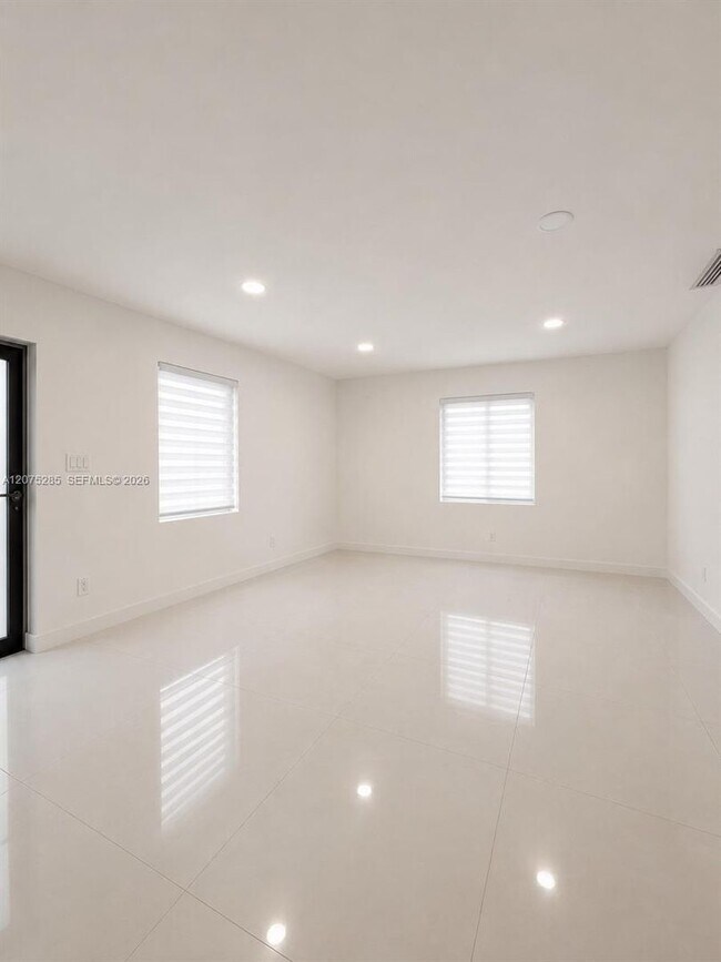Foto del edificio - 6791 SW 25th St