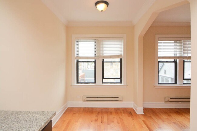 Foto del edificio - 4737 N Hermitage Ave