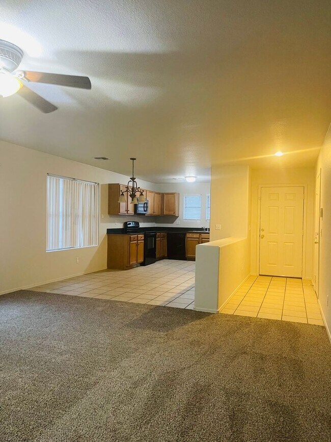 Foto del edificio - COMING SOON! FRESHLY PAINTED INTERIOR! Great Home in Desirable Sheely Farms Neighborhood!