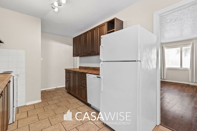 Building Photo - 10434-10164 164 St NW