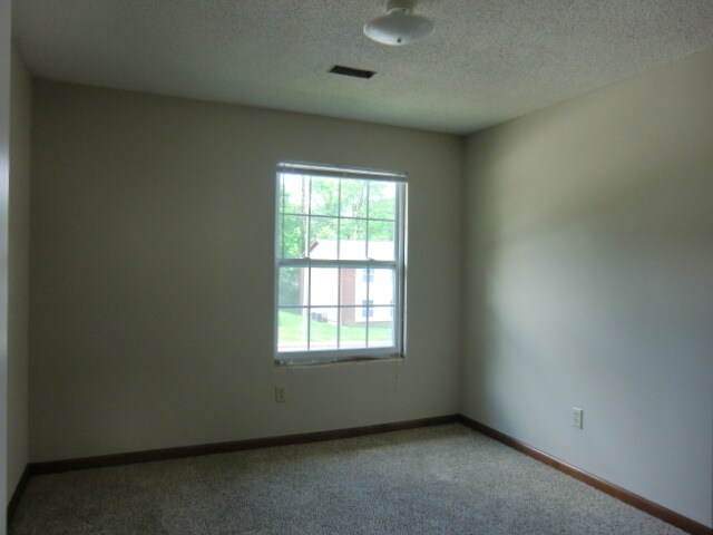 Foto del edificio - 7 Cherry Tree Ln