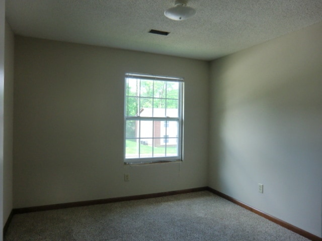 Building Photo - 7 Cherry Tree Ln