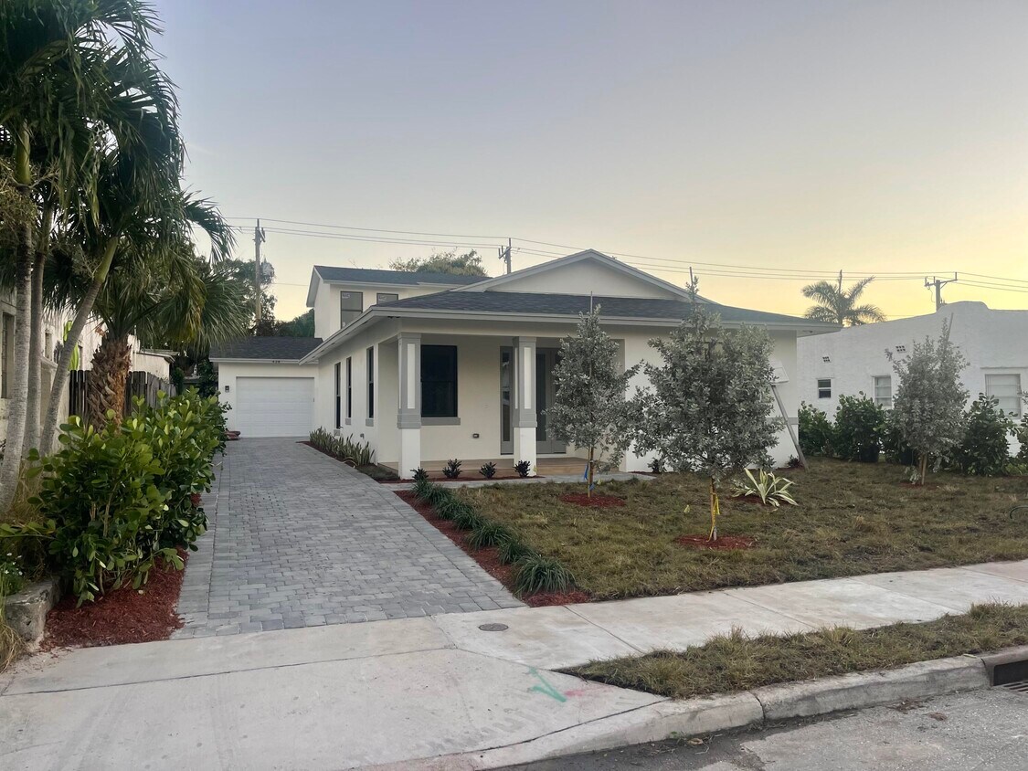 Foto principal - 436 Monroe Dr