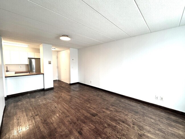 Foto del edificio - 97-12 63rd Dr